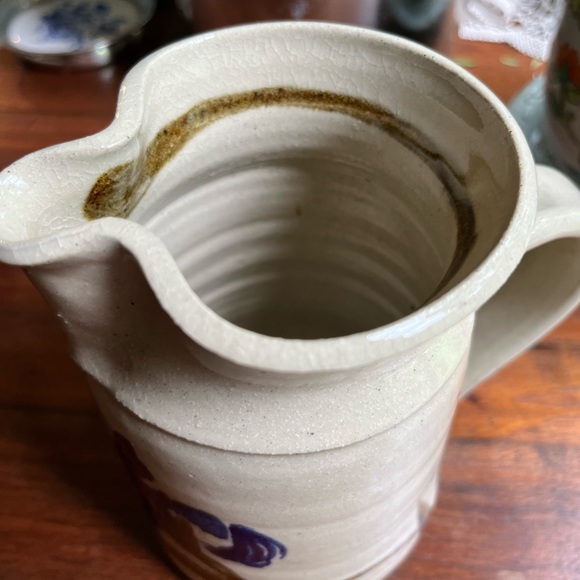 Handmade pottery with a beautiful flower from 1990s -immaculate condition.  ❤️ - Picture 2 of 6